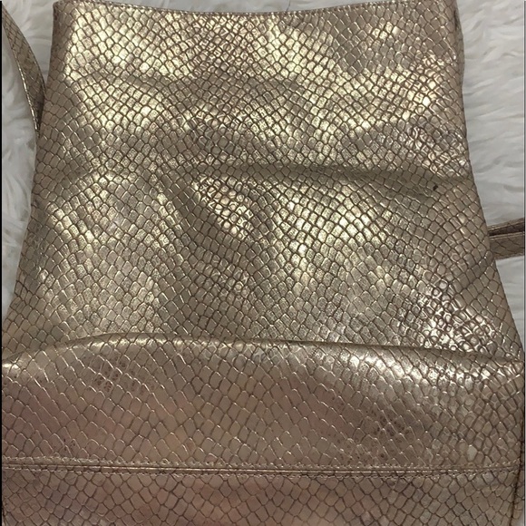 Urban Originals Metallic Flap Over Shoulder Bag - Picture 3 of 14